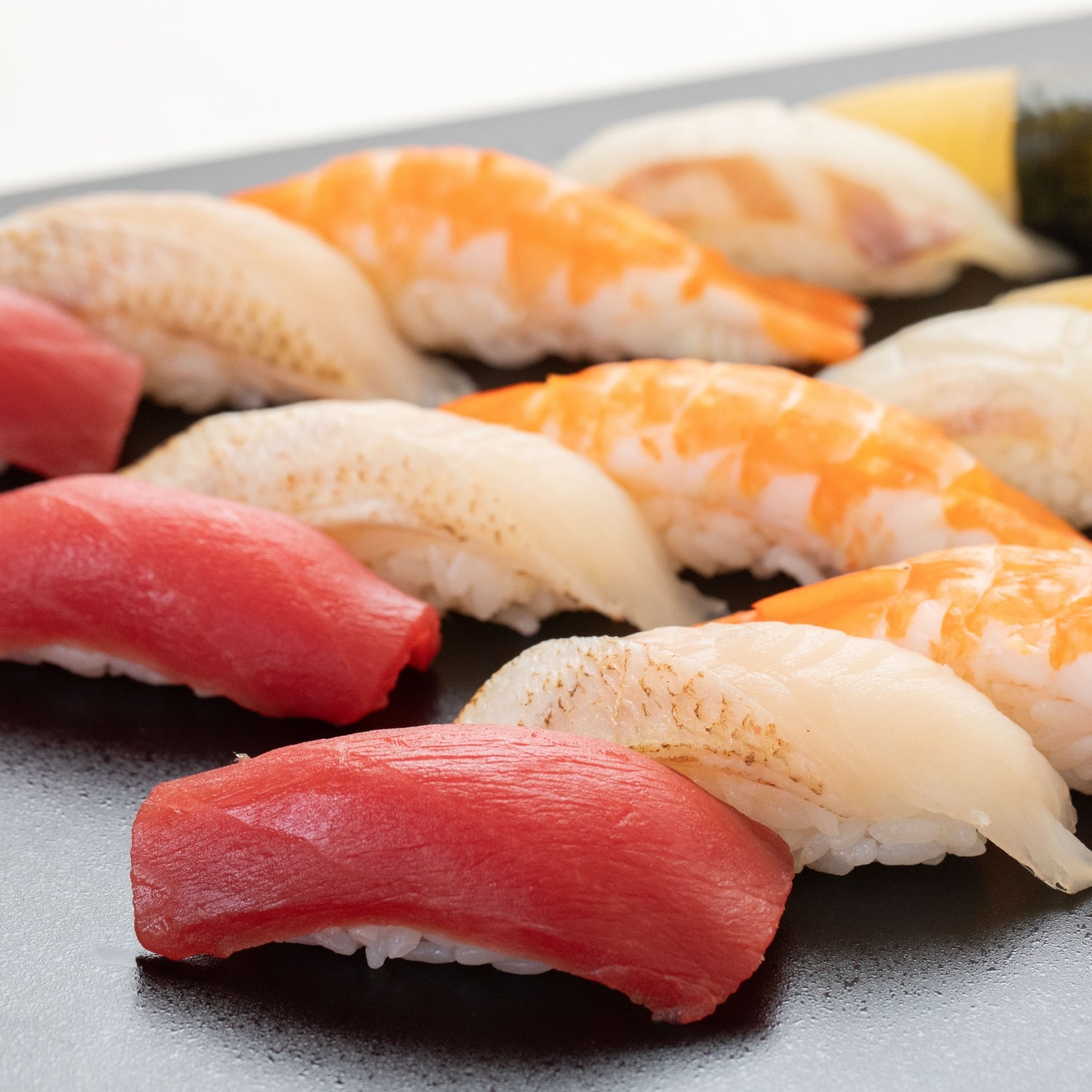 【予約受付中】迎春紅白握り（3個セット / 金沢の醤油付き）※11月20日より順次お届け